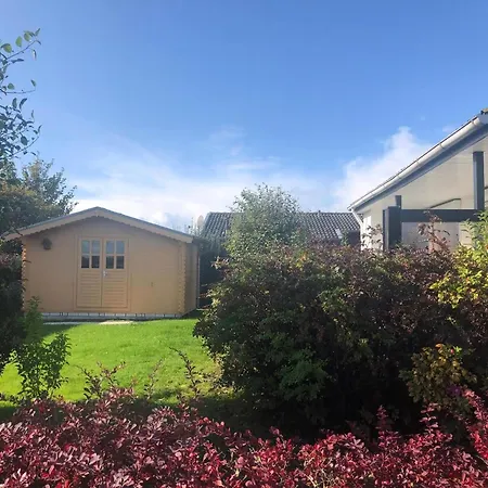 Semesterbostad Freistehendes Mit Garten Grosswurden